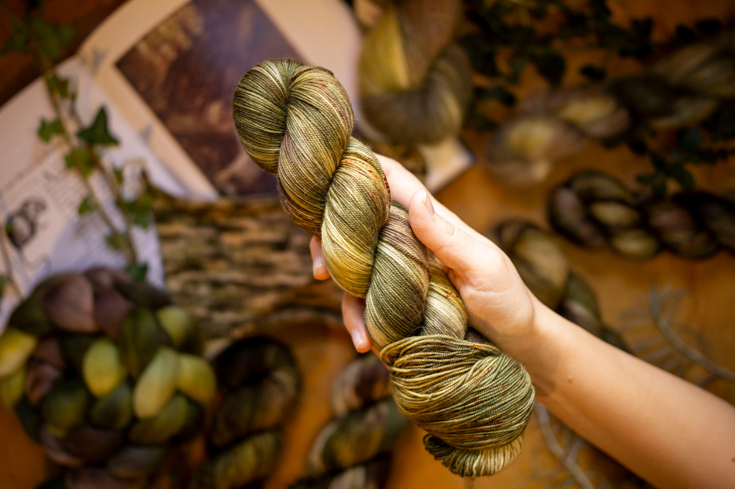 Is there a giant at the door? - Pre Order - SHIPPING BY 8TH MARCH