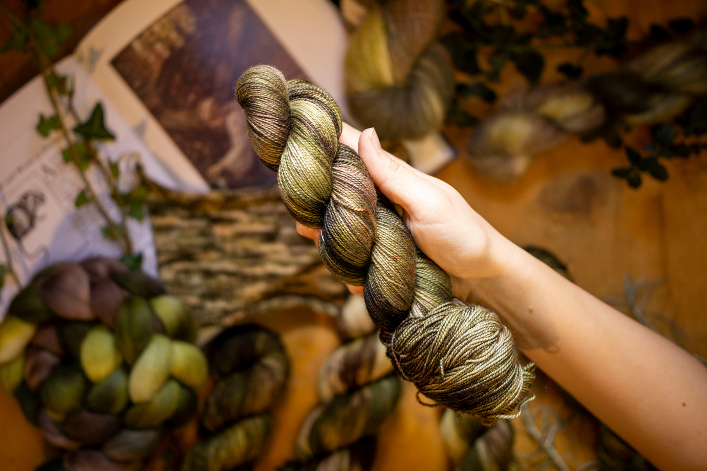 Is there a giant at the door? - Pre Order - SHIPPING BY 8TH MARCH