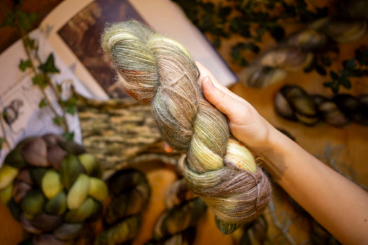 Is there a giant at the door? - Alpaca Cotton Air