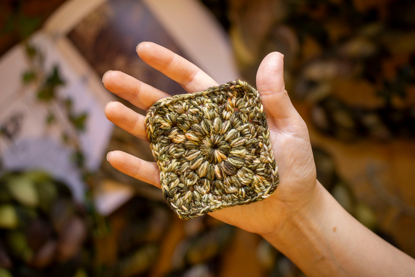 Is there a giant at the door? - Pre Order - SHIPPING BY 8TH MARCH